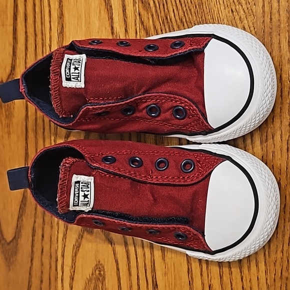 Converse - Picture 2 of 3